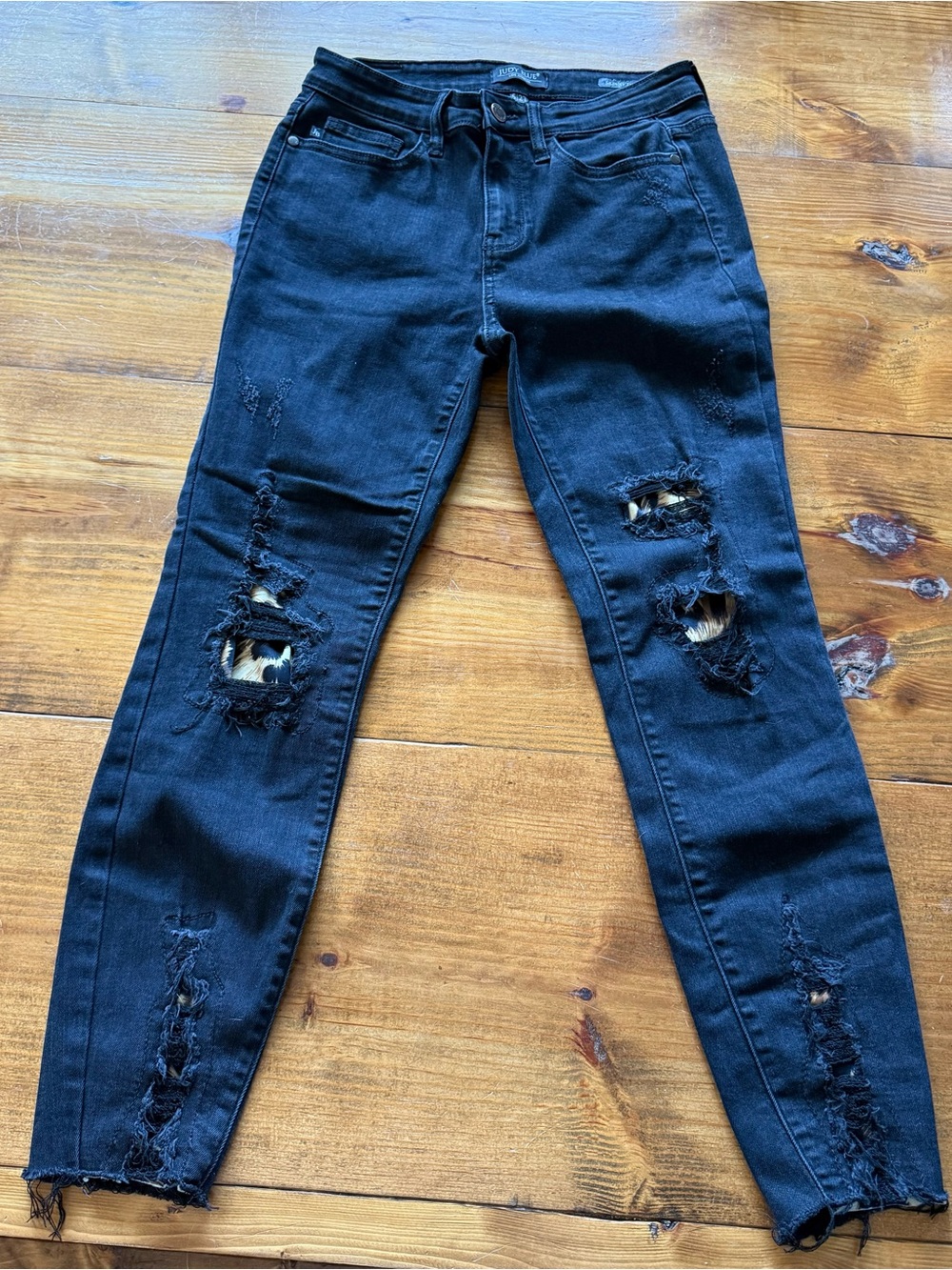 Judy Blue Black Distressed Ankle Crop Jeans